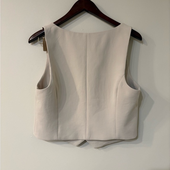 Wilfred Rocco Vest - Picture 5 of 5